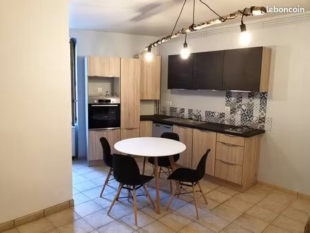 appartement t2 meublé 30m² + cour intérieure 6m²