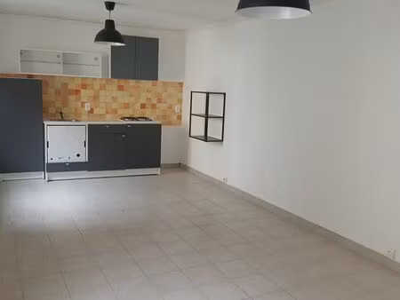apparemment t 3 sainte colombe
