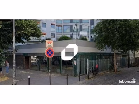 local bureaux 544 m²