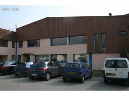 loue batiment industriel  bureaux et terrain