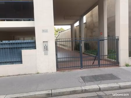 place de parking lyon 3