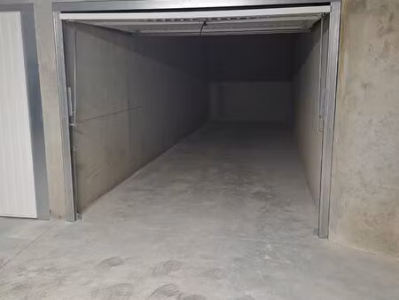 garage double 23m2