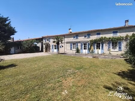 propriété 8 pièces 201 m²