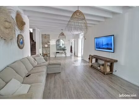 maison 6 pièces 201 m²