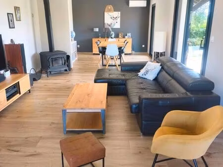 maison 160 m² – 5 chambres – terrain 1500 m² – quartier calme feillens