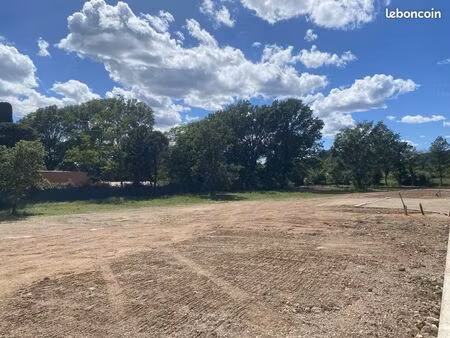 terrain 1 100 m² aups