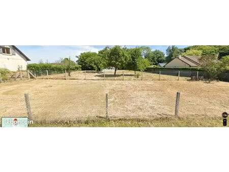 terrain 1053 m2