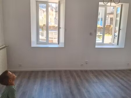 location f2 lacaune
