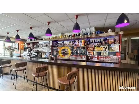 bar  fonds de commerce 95 m² saugues