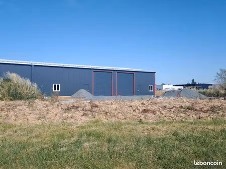 local dépôt hangar entrepot
