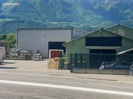 entrepot - logistique 1440 m² notre dame des millieres