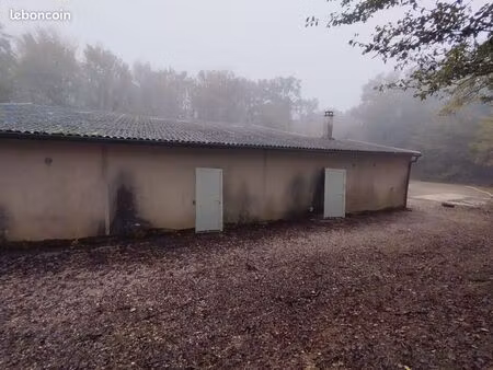 loue local 100m²
