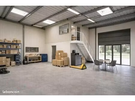 local d'activité 616 m²