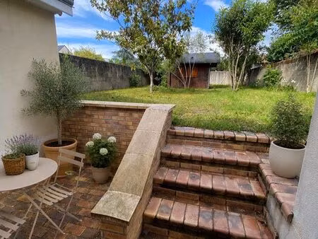 maison rénovée avec cachet  garage et jardin