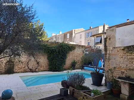 maison atypique centre ville niort 263 m2