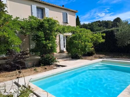 maison 3 chambres 112m2  jardin arboré et clôturé de 701 m2