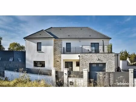 maison 8 pièces 155 m²