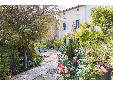 maison 8 pièces 284 m²