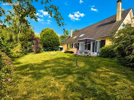 maison 8 pièces 185 m²