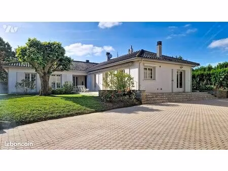 maison 9 pièces 161 m²