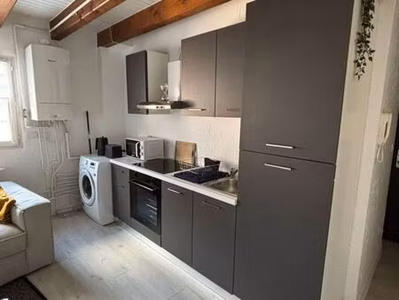appartement duplex rénové avec cuisine équipée