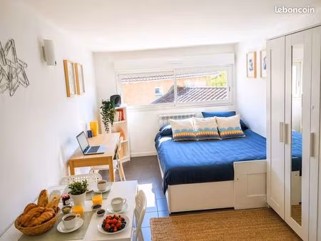 studio meublé avec parking privé – longue durée ou bail mobilité – écully / lyon