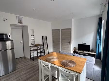 appartement meublé centre de trévoux dispo juin