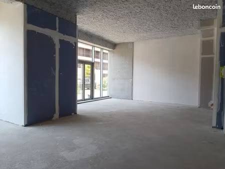 local commercial 81 m²