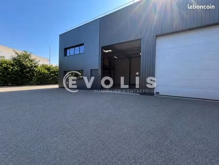 local d'activité 352 m²