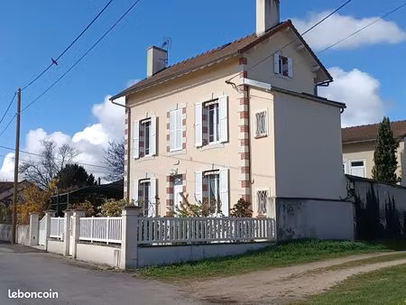 maison bourbonnaise individuelle de 6p 86m2 + 32m2 gannat centre