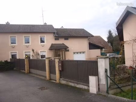 chambres dans maison réservée aux étudiants