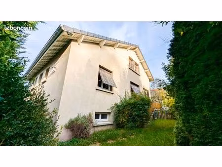 maison familiale 5 chambres + dépôt 140 m² – tence (43190)