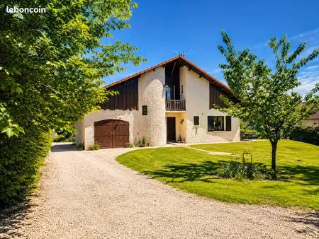 thoiry – maison familiale rénovée avec studio indépendant – terrain plat d’environ 1000 m²
