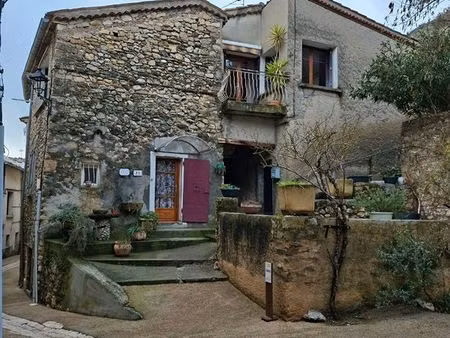 jolie maison de village spacieuse