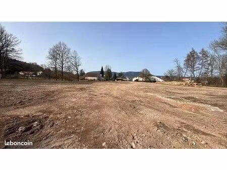grand terrain plat avec permis de construire