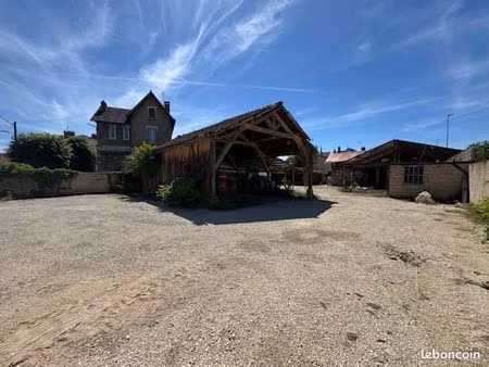 terrain 707 m² auxerre