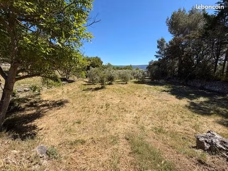 gordes - terrain constructible avec vue luberon