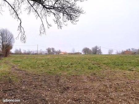 terrain 36700 m² caussade