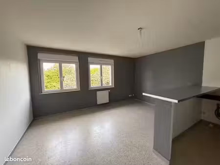 charnay t3 dans une résidence avec parc arbore