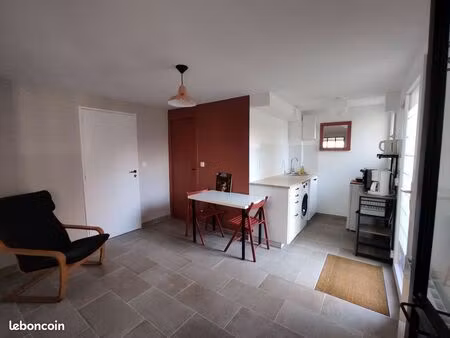 t2 à louer ecully juin 2026 bail étudiant 700/mois