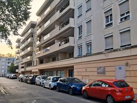 grand t2 meublé 54 m² grande loggia plein sud – fontaines centre