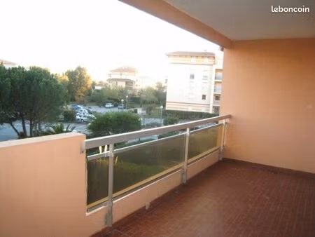 f3 vendu loué + pkg + cave  frejus