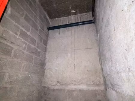cave sécurisée et facile d’accès 2.55m2/9m3