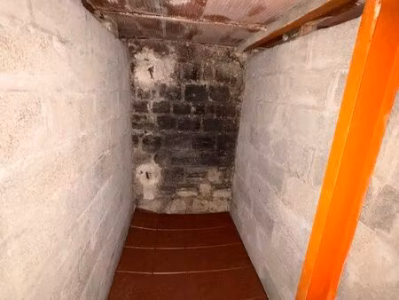 location cave 2.5 m2 - rue boucry