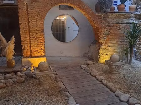 bureau / cabinet de 27 m² à louer au cœur du centre historique piéton de perpignan