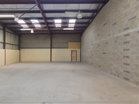 location local commercial