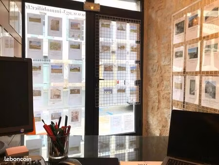 local commercial avec vitrine