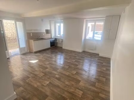 maison 4 pièces 79m2 avec cour et garage