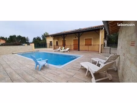 grande maison familiale avec garage et piscine