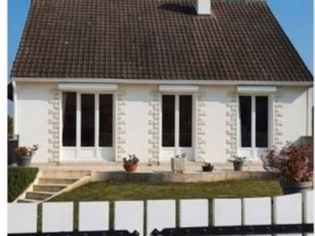 maison vaux le penil